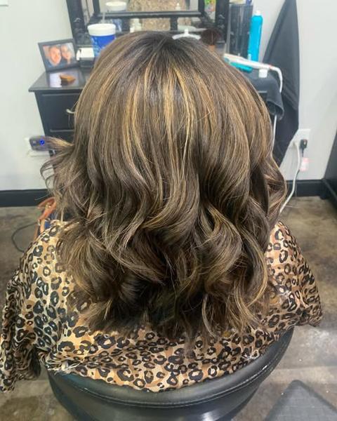 Brunette waves with caramel highlights